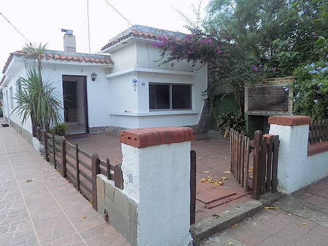 # Vendo propiedad en Piriápolis, inmejorable ubicación a 250 mts del mar y la zona comercial. 091-619647 Sebastián - 1