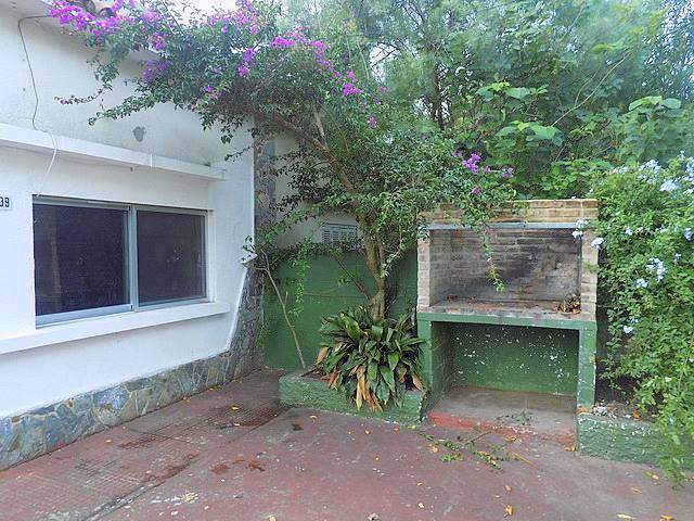 # Vendo propiedad en Piriápolis, inmejorable ubicación a 250 mts del mar y la zona comercial. 091-619647 Sebastián - 8