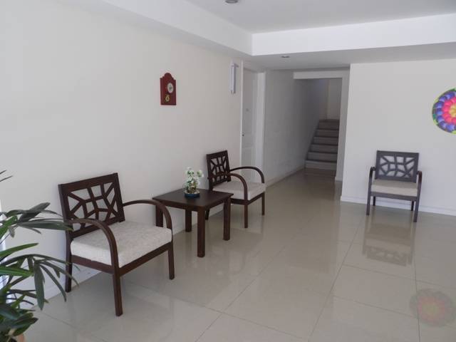 # Vendo apto con inmejorable ubicación, cerca de todo!! - cel: 091-619647 - 2