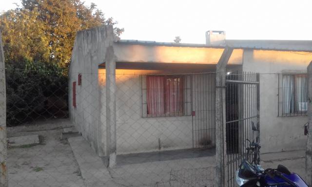 vendo hermosa casa en la mejor esquina - 3