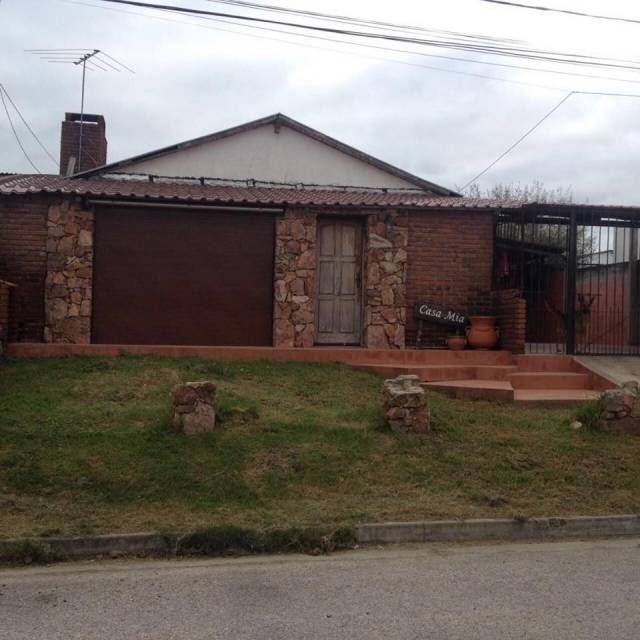 Vendo casa en B° La Candelaria con APTO al fondo - 1