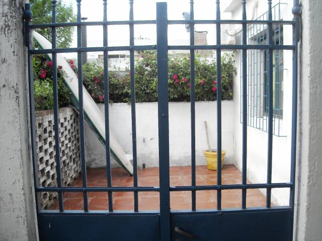 Casa céntrica, muy luminosa, oportunidad de inversión - 2
