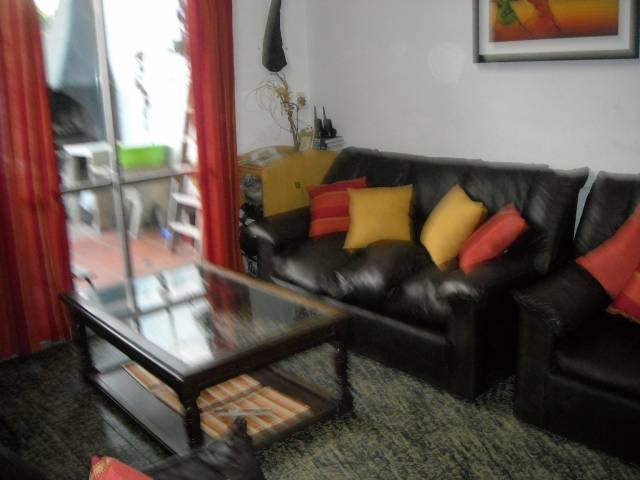 Casa céntrica, muy luminosa, oportunidad de inversión - 4