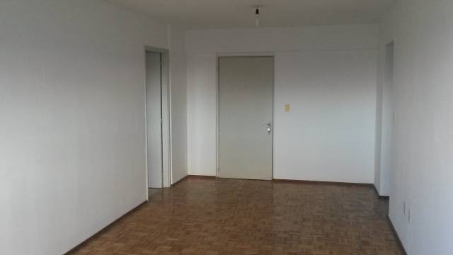 Excelente negocio como vivienda o escritorio!! En el centro comercial de Rivera - 1