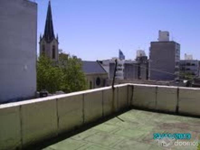 Se alquila pent house en el centro de Montevideo, 10mil con gc incluidos,solo anda o contaduria. - 4
