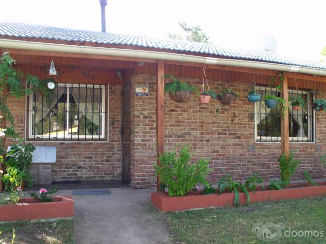 HERMOSA Y CONFORTABLE CASA EN PARQUE DEL PLATA - 1