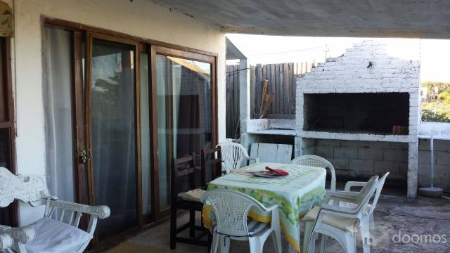 Excelente oportunidad de inversión, zona Punta Piedras a 50 mts del mar. A minutos de Manantiales. - 4