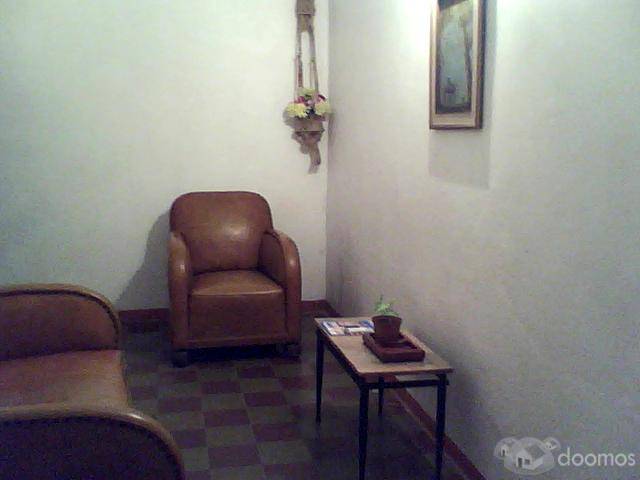 Casa en muy buena ubicación, a media cuadra de la principal y a la entrada de Salto. Muy buen estado. - 1