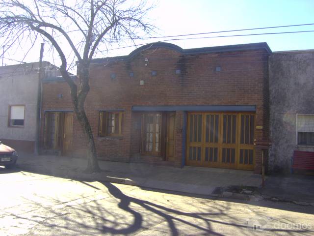 vendo casa con apartamento en un solo padron, excelente ubicacion!!!! - 1