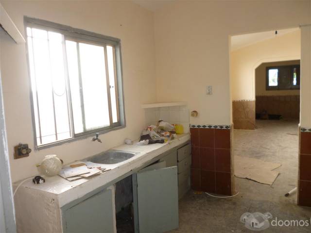 Casa a la venta en Ugolini casi Av. Gral Flores - 6