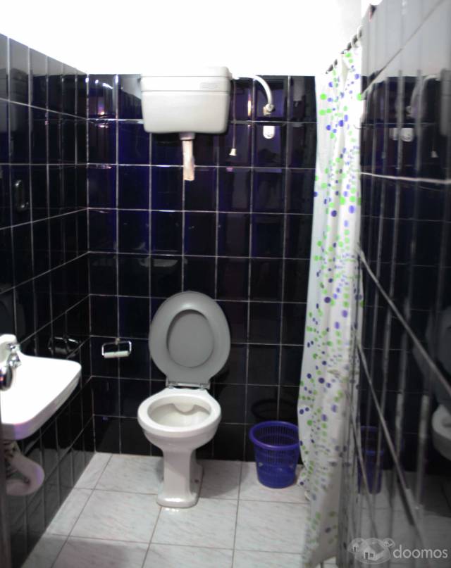 Gran propiedad ideal para pensión + local comercial al frente - 6