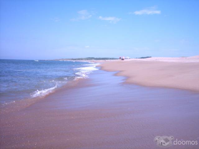 entre piriapolis y punta del este (punta negra) alquilo comoda casa frente al mar - 8
