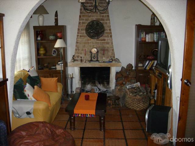 2 CASAS EN UN PADRON - EXCELENTE UBICACION - PARA INVERSION - CLINICA - NEGOCIO O FAMILIA GRANDE?? - 4
