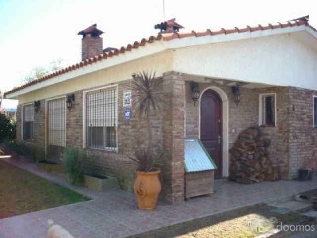 2 CASAS EN UN PADRON - EXCELENTE UBICACION - PARA INVERSION - CLINICA - NEGOCIO O FAMILIA GRANDE?? - 6