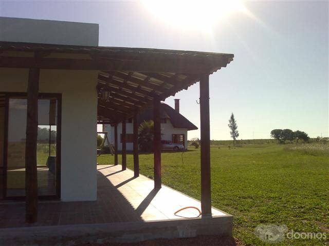 Chacra panorámica con excelentes construcciones - 2