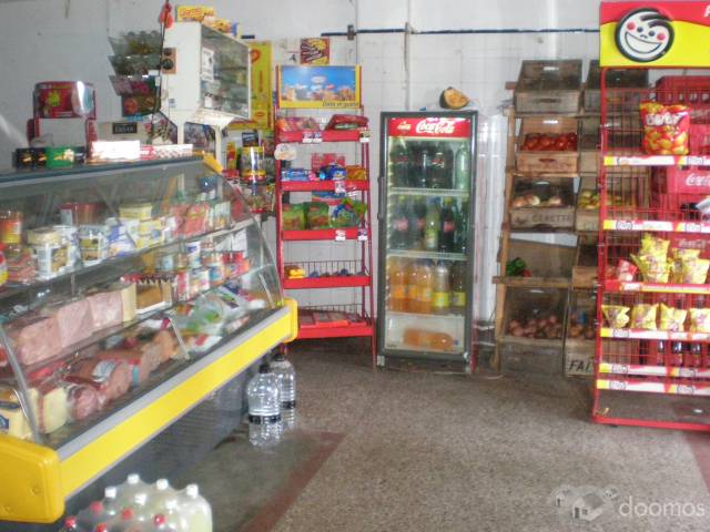 SE ALQUILA LOCAL COMERCIAL CON VIVIENDA - 3