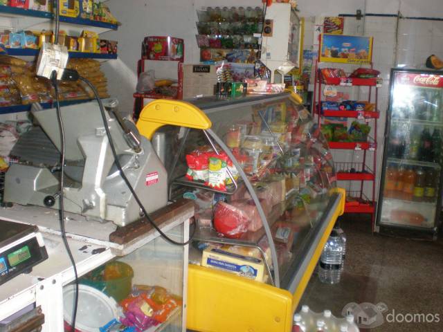 SE ALQUILA LOCAL COMERCIAL CON VIVIENDA - 5