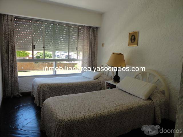 Oportunidad! departamento en punta del este a 1/2 cuadra de la rambla.. - 5