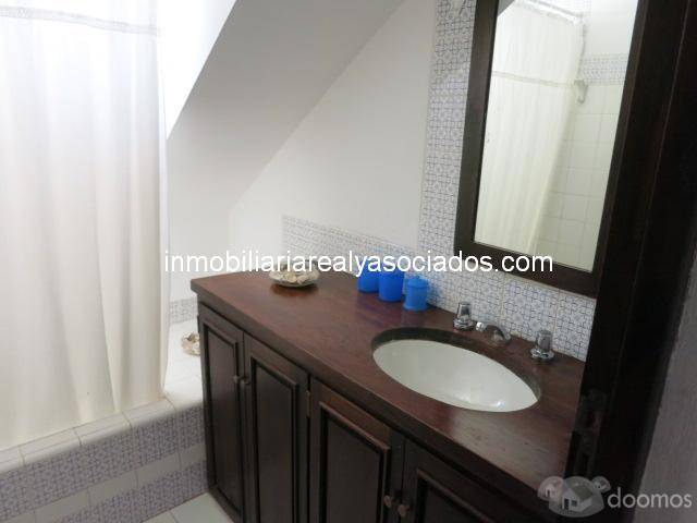 OPORTUNIDAD. Muy linda y cómoda casa, 6 dormitorios, piscina y gran jardín! - 10