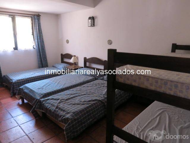 OPORTUNIDAD. Muy linda y cómoda casa, 6 dormitorios, piscina y gran jardín! - 13