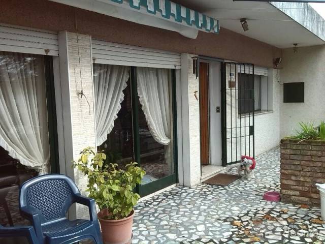 Excelente propiedad horizontal, en zona residencial a 2 cuadras del mar. - 1