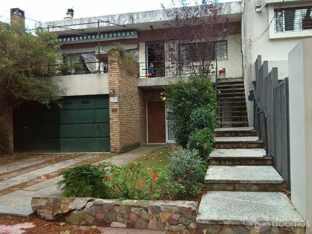Excelente propiedad horizontal, en zona residencial a 2 cuadras del mar. - 2