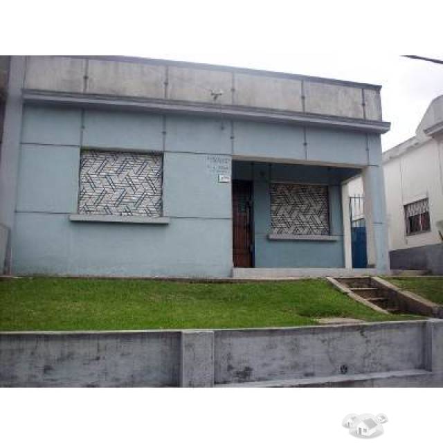 CASA EN SAYAGO PROXIMO A BATLLE ORDOÑEZ - 1