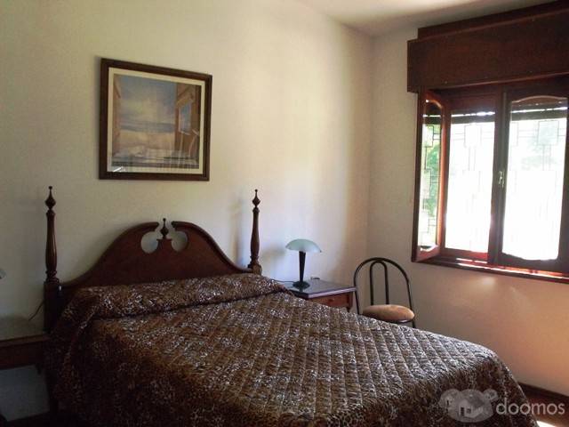 Muy buena casa en Barrio Country - 2