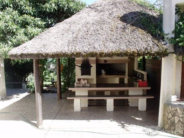 Muy buena casa en Barrio Country - 5