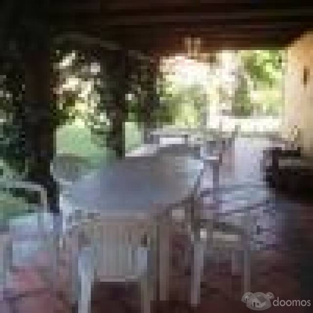 PRECIOSO CHALET CON PISCINA EN ZONA COUNTRY - 1