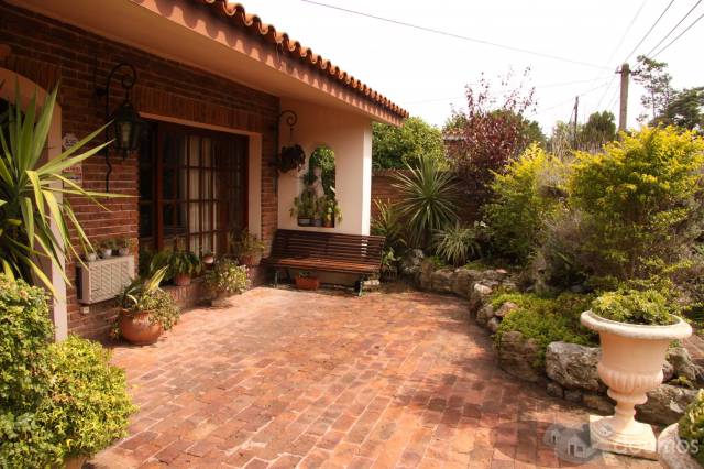 VENDO CASA EN MALDONADO A 5 CUADRAS DE LA PLAZA DE MALDONADO - 1