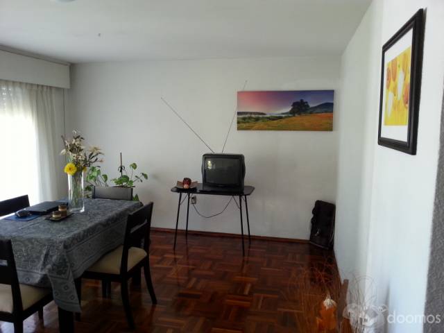 Apartamento sobre calle San Jose entre Ejdo y Yaguaron - 1